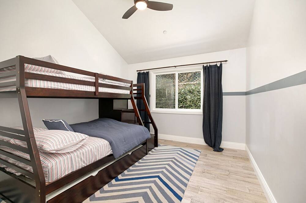 Photo of Bedroom in Laguna Beach