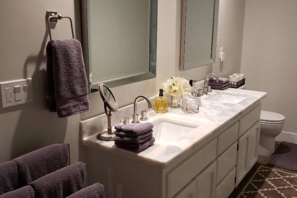 Photo of Bathroom in Discovery Bay