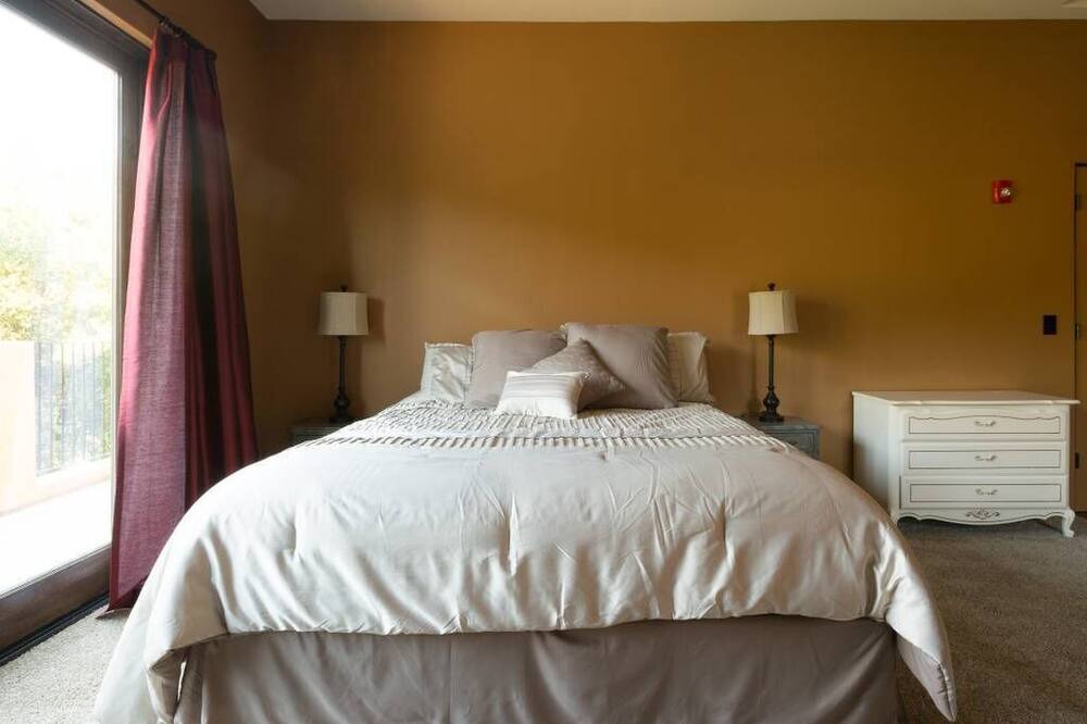 Photo of Bedroom in Templeton