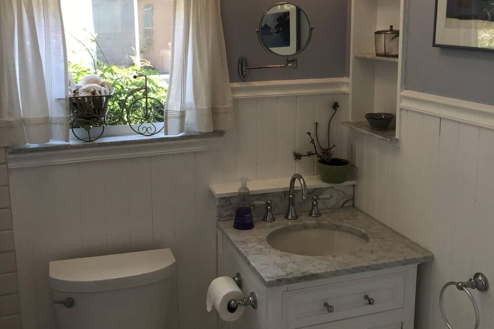 Photo of Bathroom in Arroyo Grande
