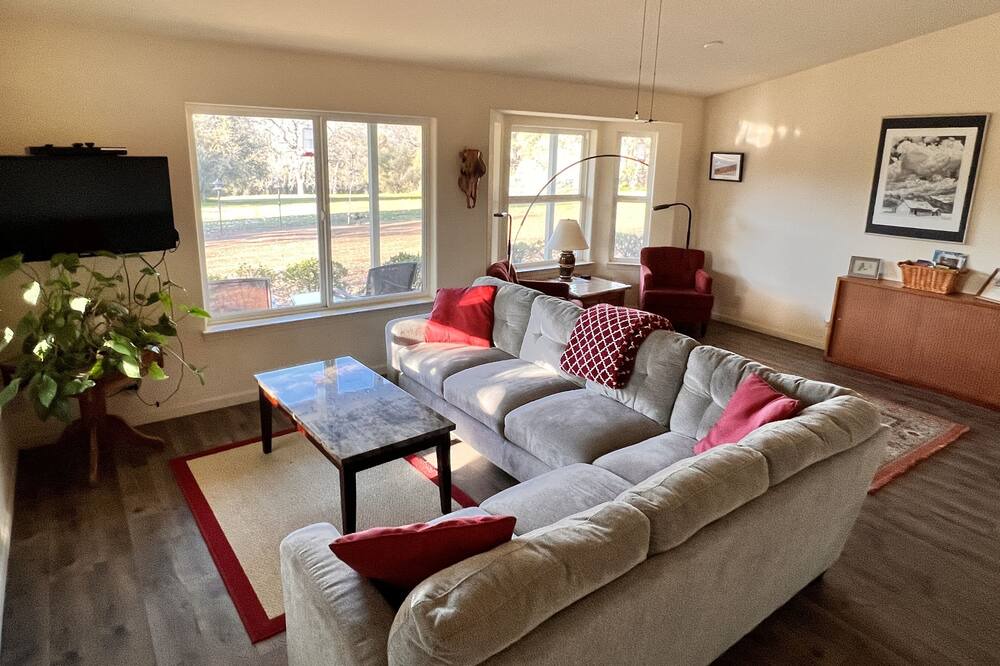 Photo of Livingroom in Badger