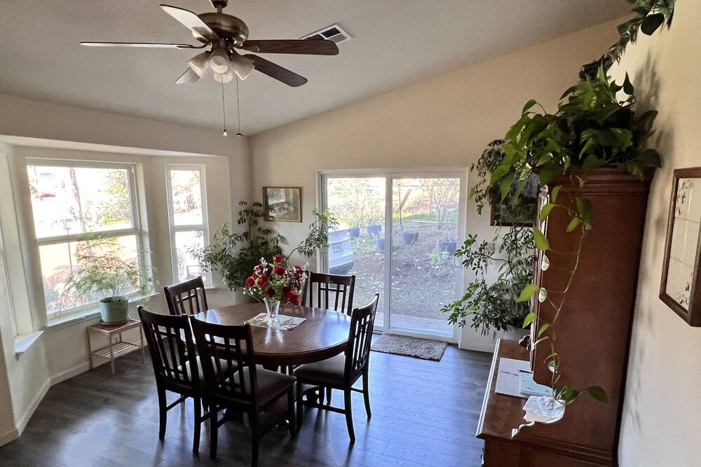 Photo of Livingroom in Badger