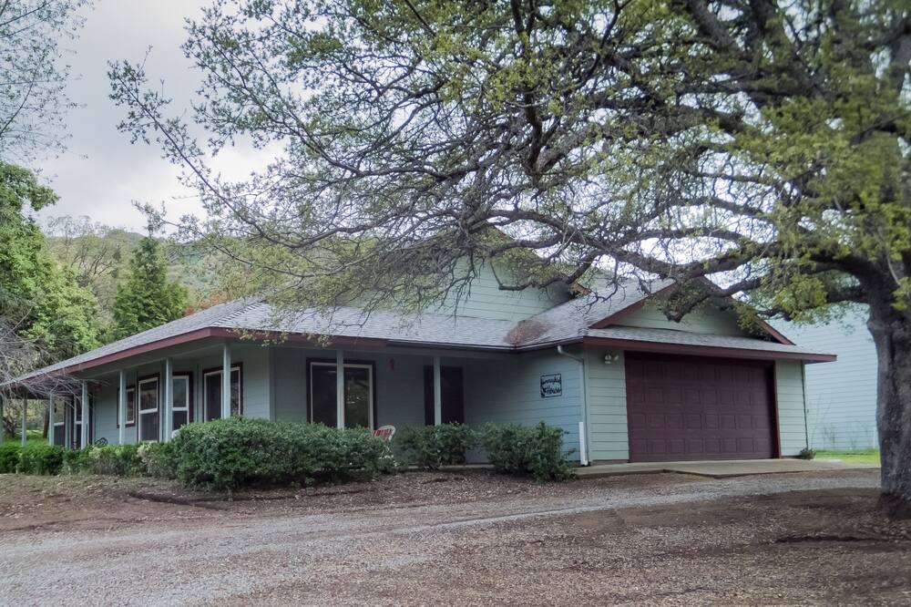 Photo of Outdoor in Badger
