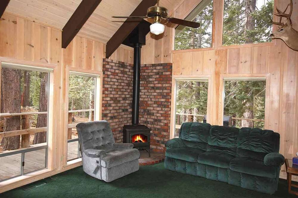 Photo of Livingroom in North Upper Truckee