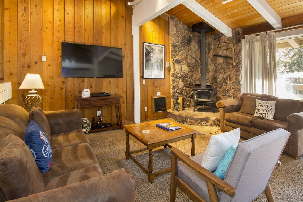 Photo of Livingroom in Mammoth Lakes