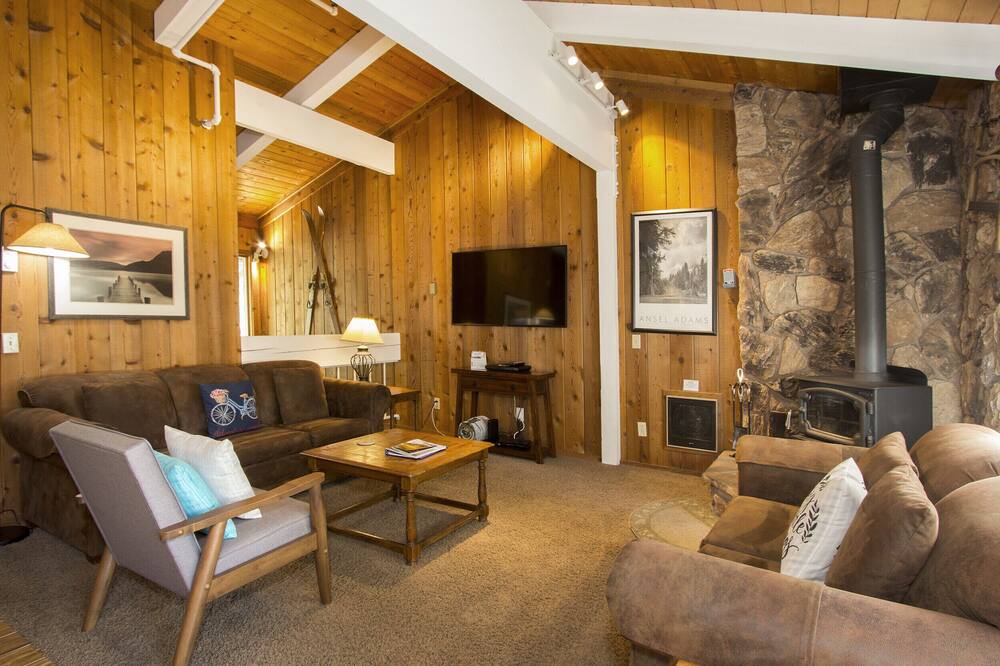 Photo of Livingroom in Mammoth Lakes