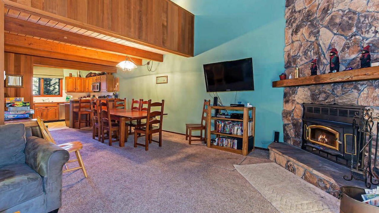 Photo of Livingroom in Mammoth Lakes