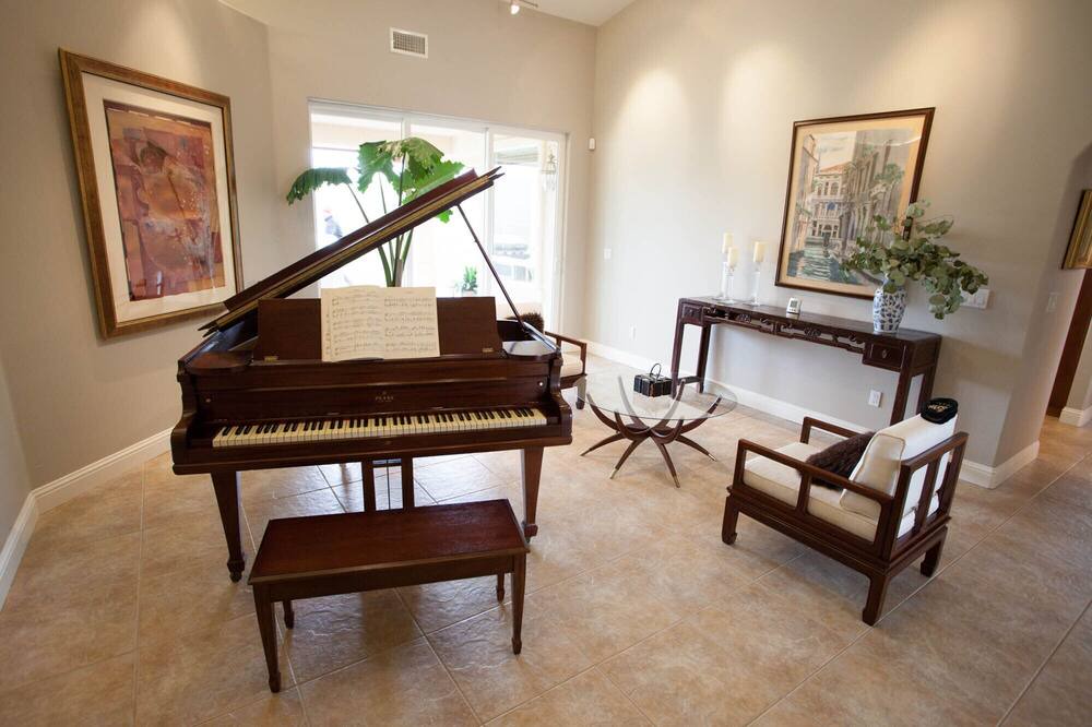 Photo of Livingroom in Paso Robles