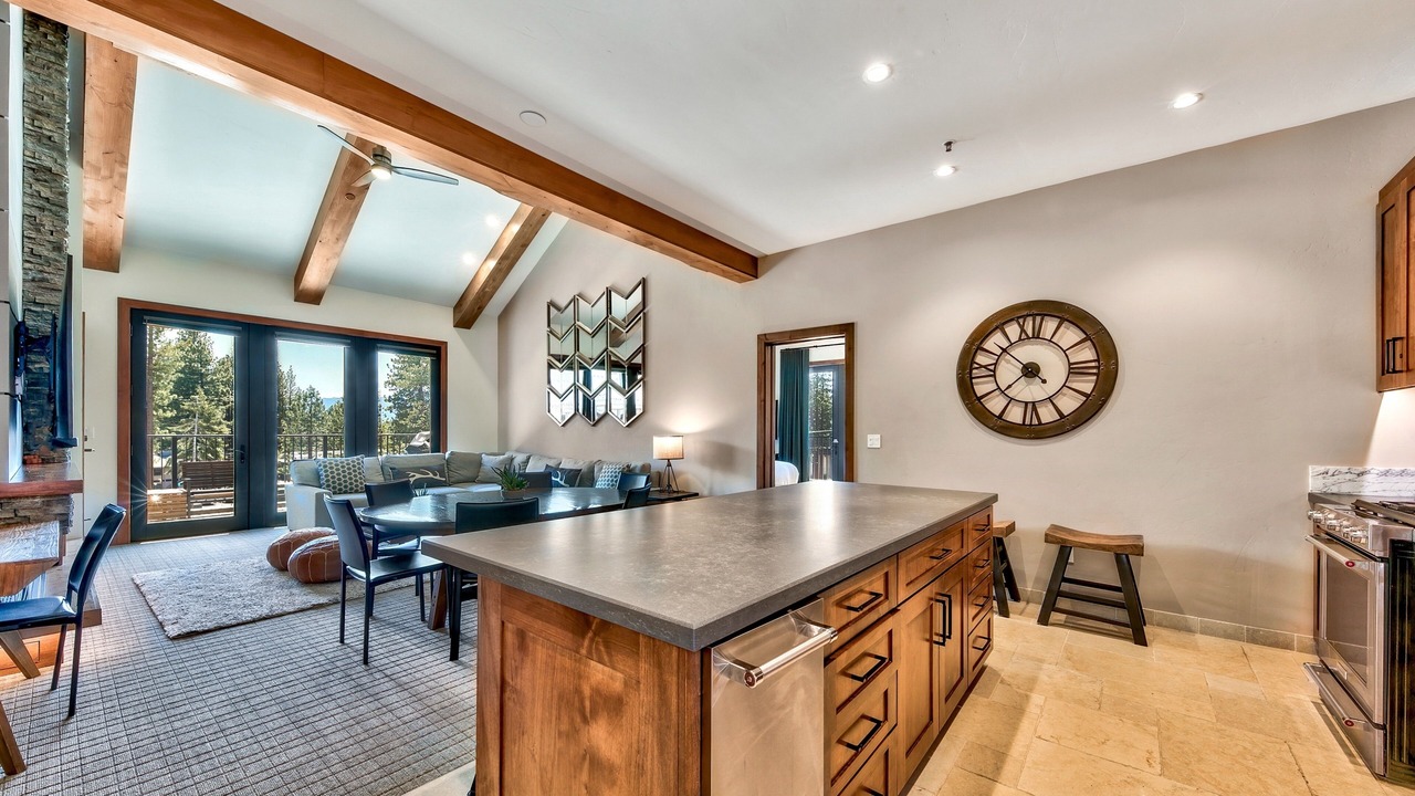 Photo of Livingroom in Lakeside Park