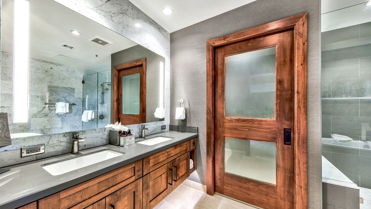 Photo of Bathroom in Lakeside Park