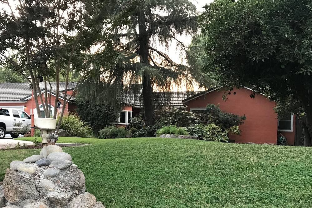 Photo of Outdoor in Tulare