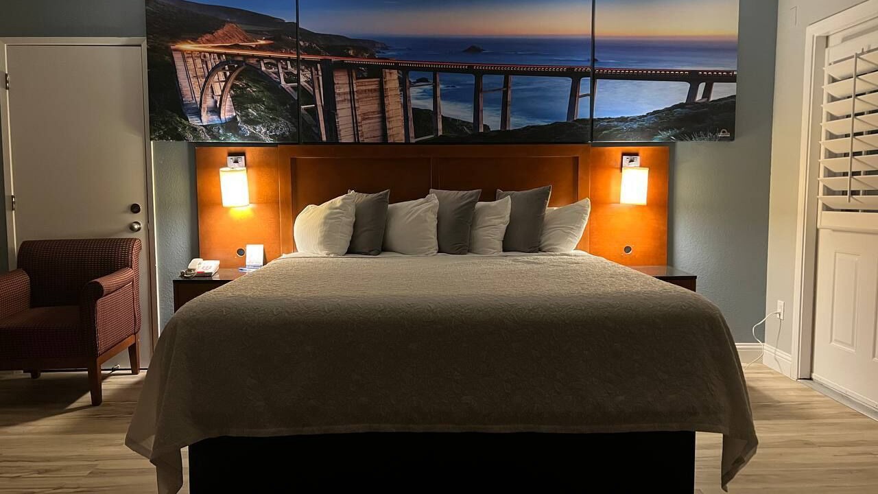 Photo of Bedroom in San Simeon