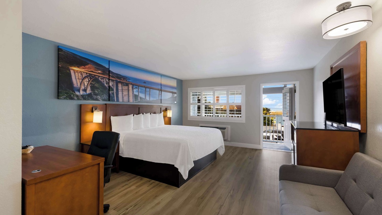 Photo of Bedroom in San Simeon