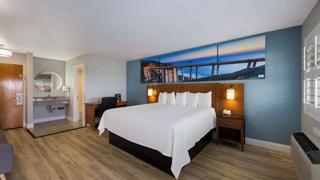 Photo of Bedroom in San Simeon