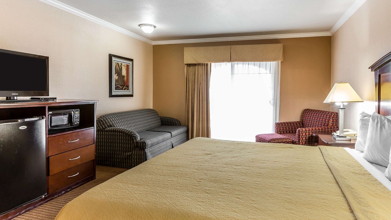 Photo of Bedroom in San Simeon