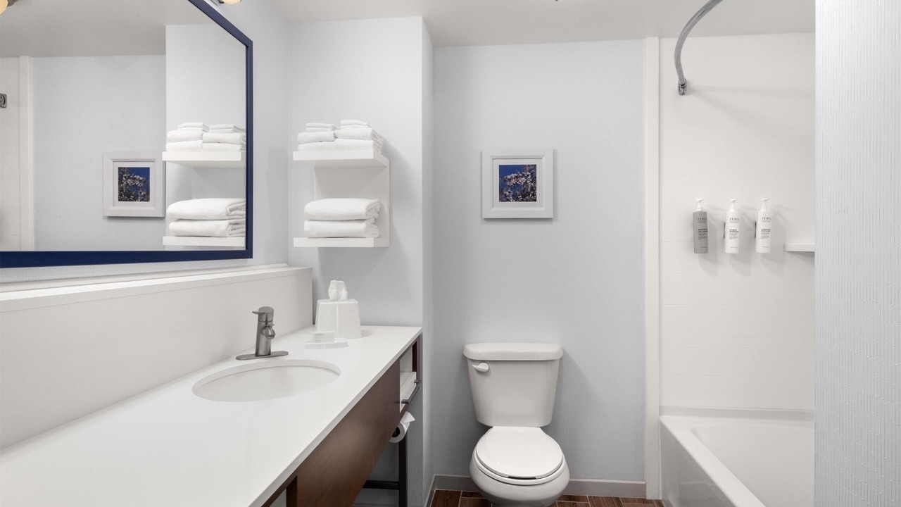 Photo of Bathroom in Raisin