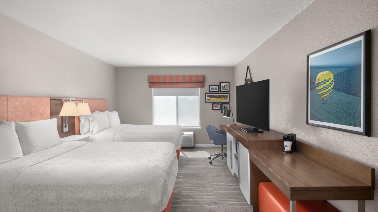 Photo of Bedroom in Raisin