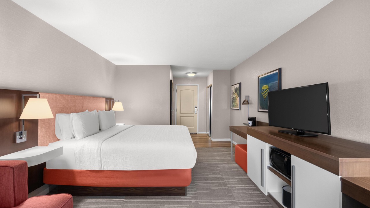 Photo of Bedroom in Raisin