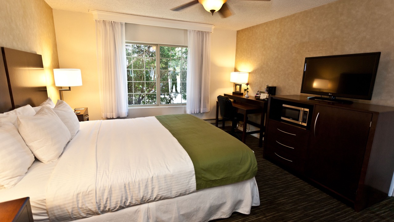 Photo of Bedroom in San Simeon
