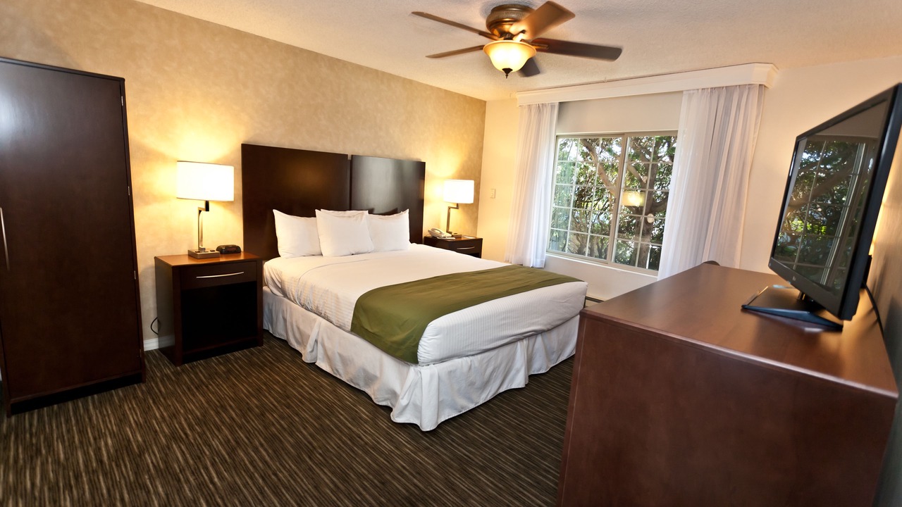 Photo of Bedroom in San Simeon