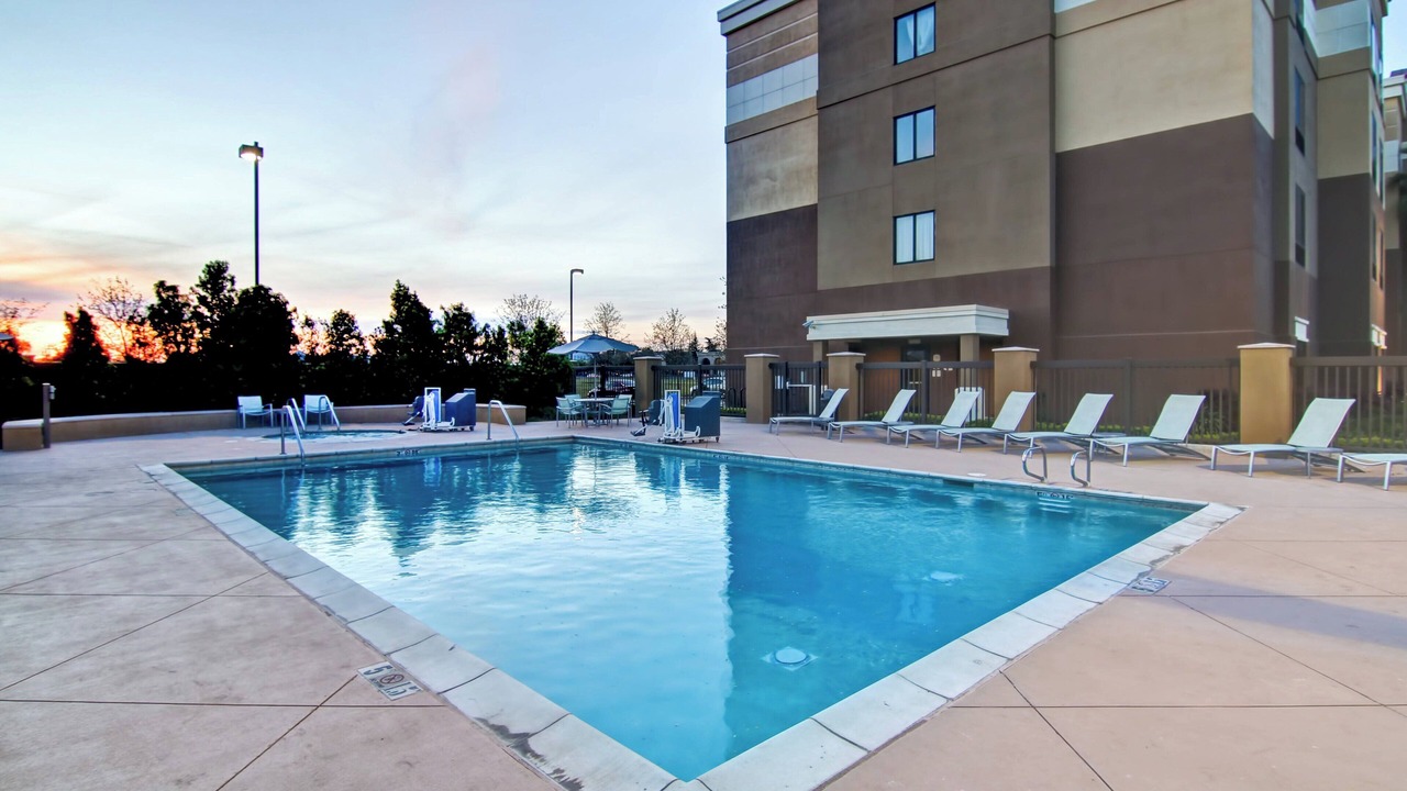 Photo of Outdoor in Raisin