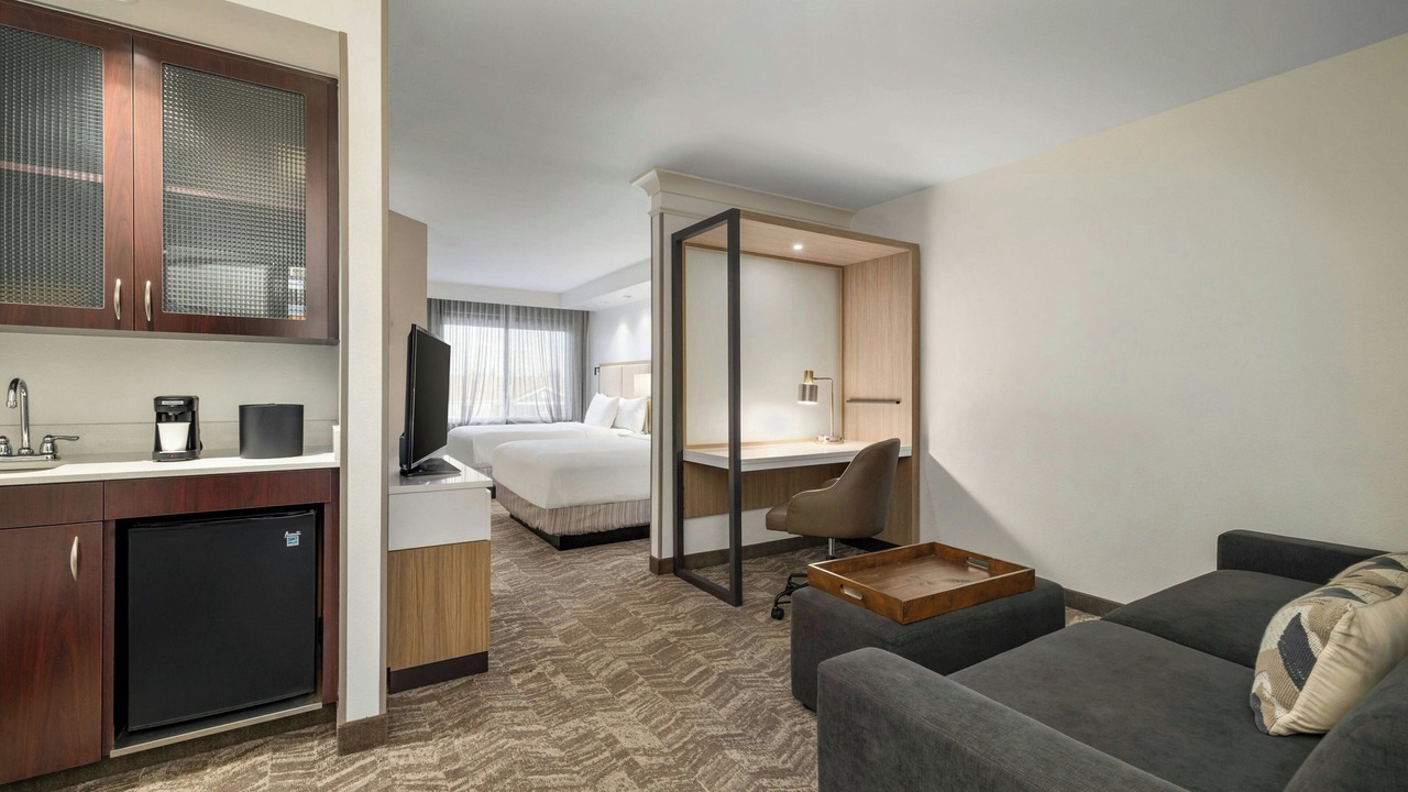 Photo of Bedroom in Raisin