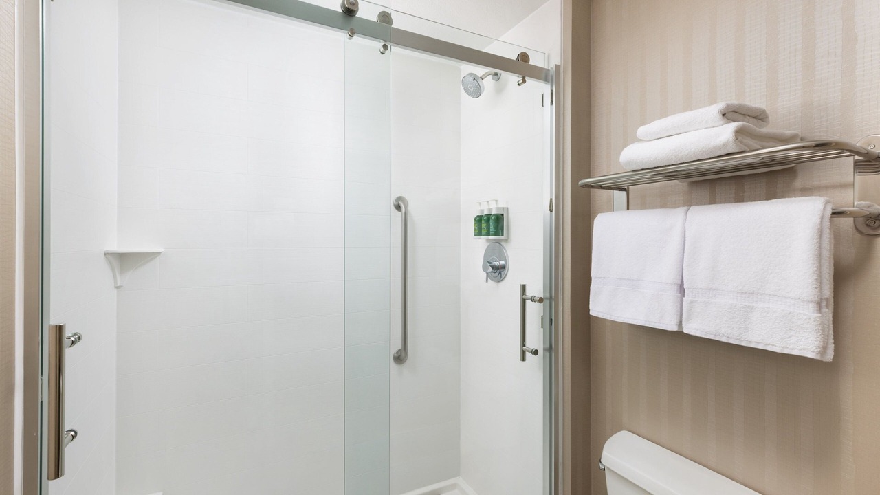 Photo of Bathroom in Raisin