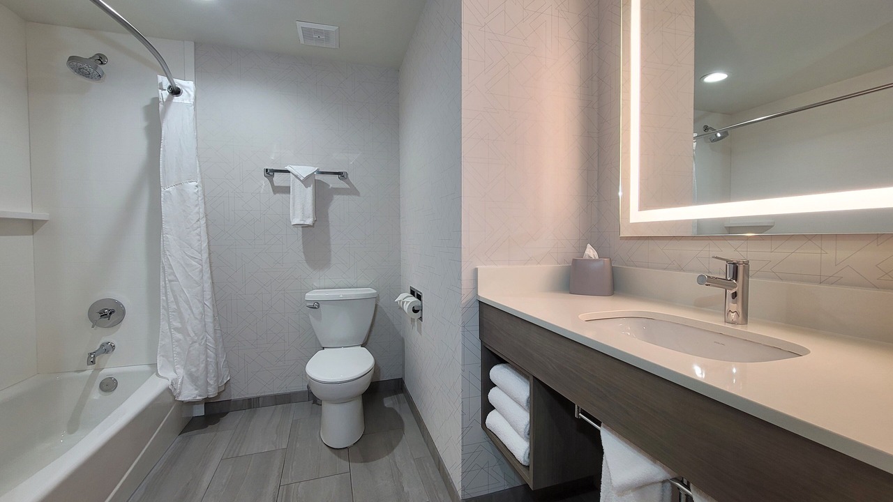 Photo of Bathroom in Lincoln Acres