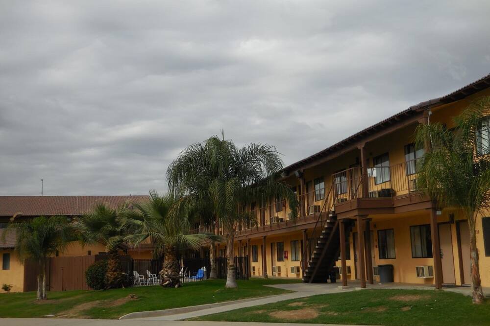 Photo of Outdoor in Oildale