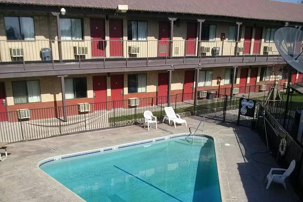 Photo of Outdoor in Oildale