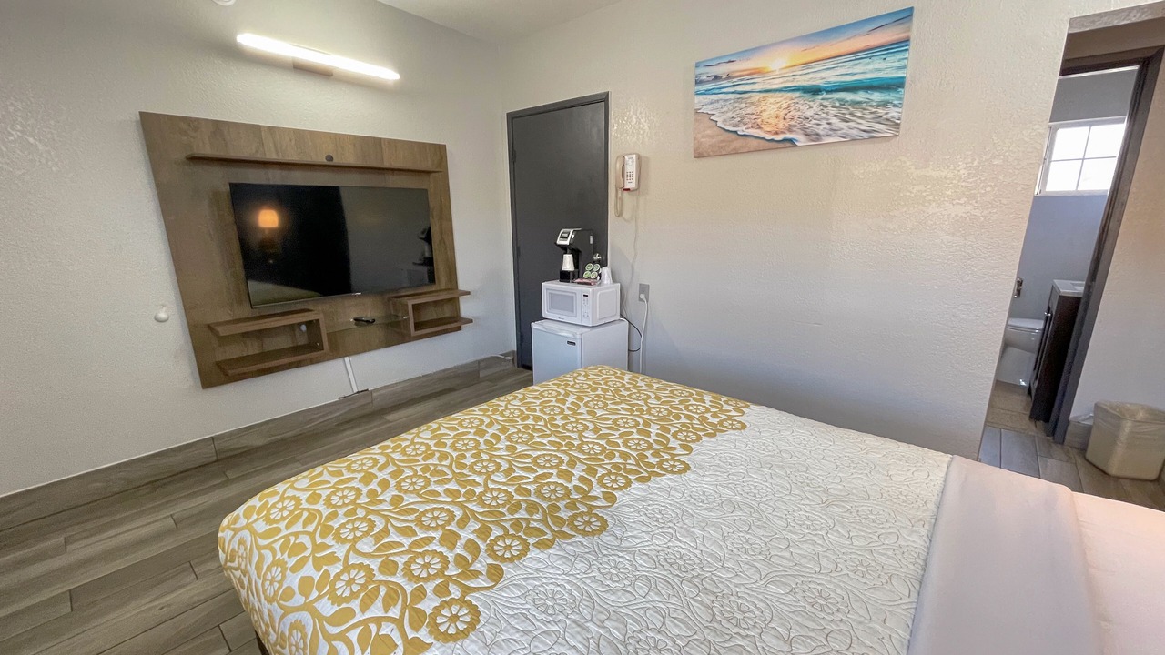 Photo of Bedroom in North Fremont Street