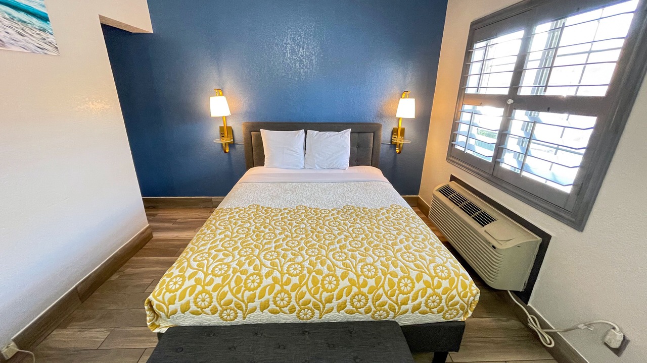 Photo of Bedroom in North Fremont Street