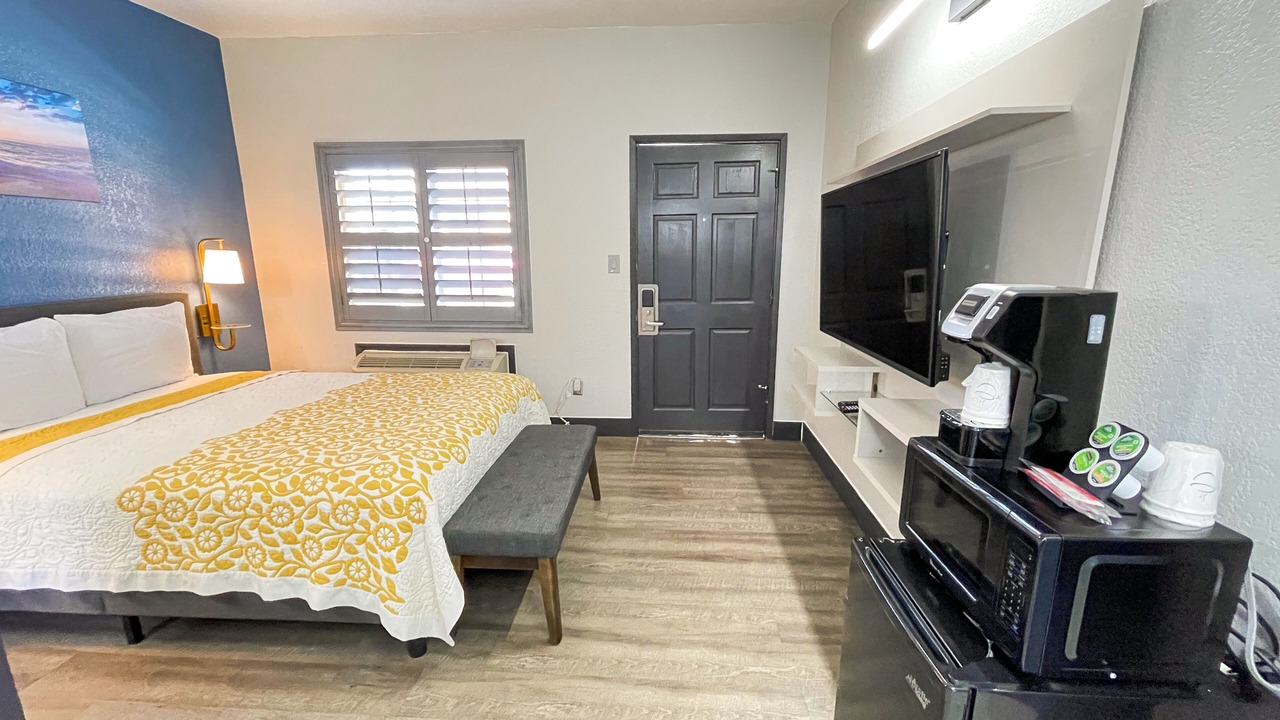Photo of Bedroom in North Fremont Street