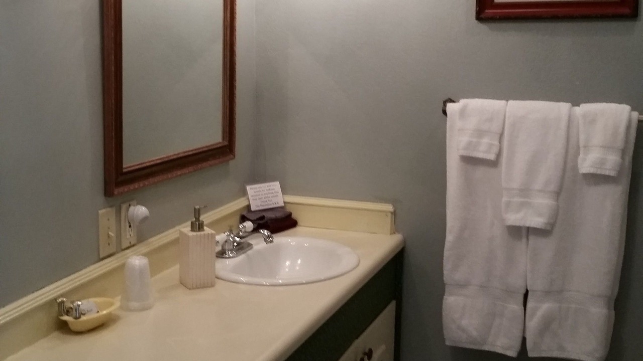 Photo of Bathroom in Lemon Cove