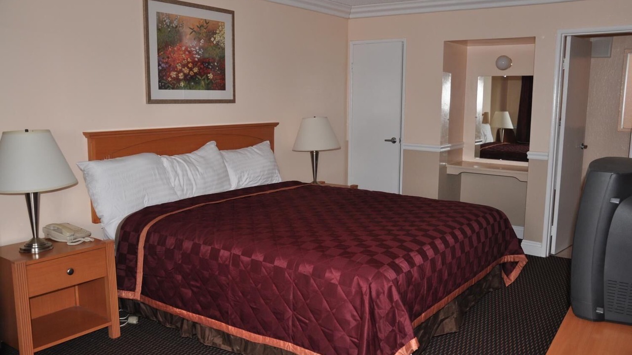 Photo of Bedroom in Oakland