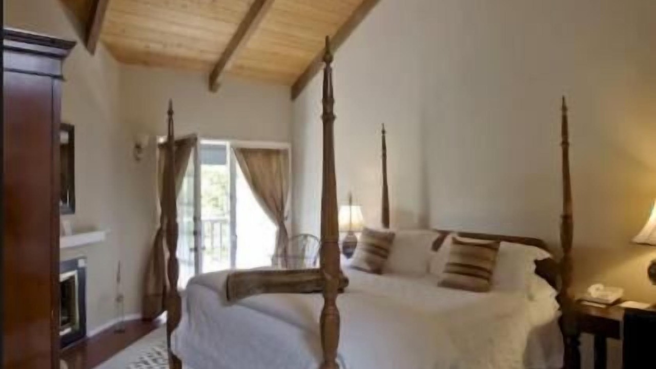 Photo of Bedroom in Old Monterey