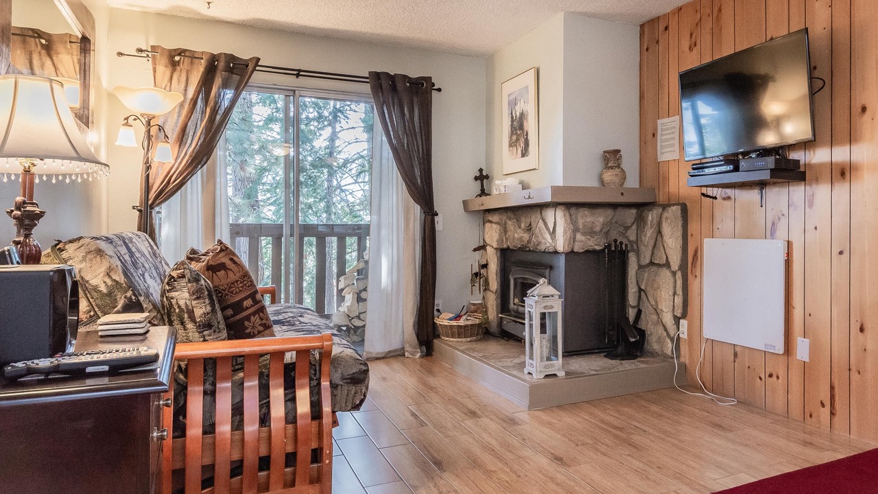 Photo of Bedroom in Mammoth Lakes