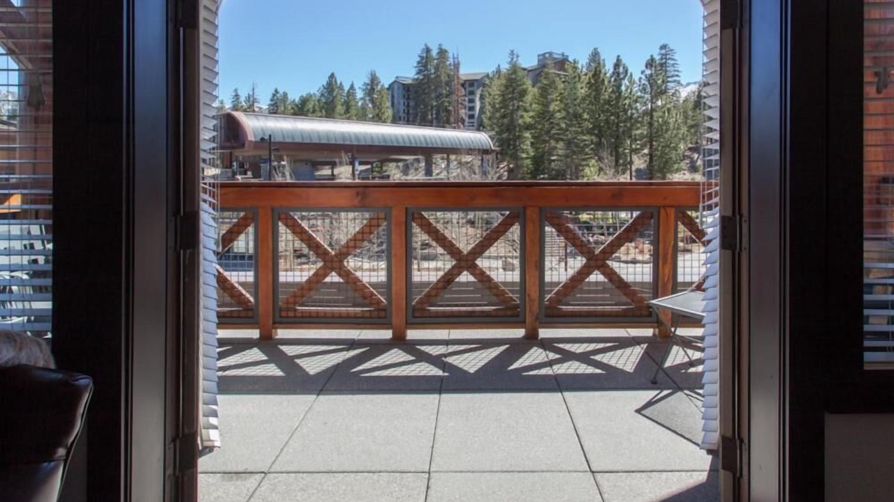 Photo of Patio Balcony in Mammoth Lakes