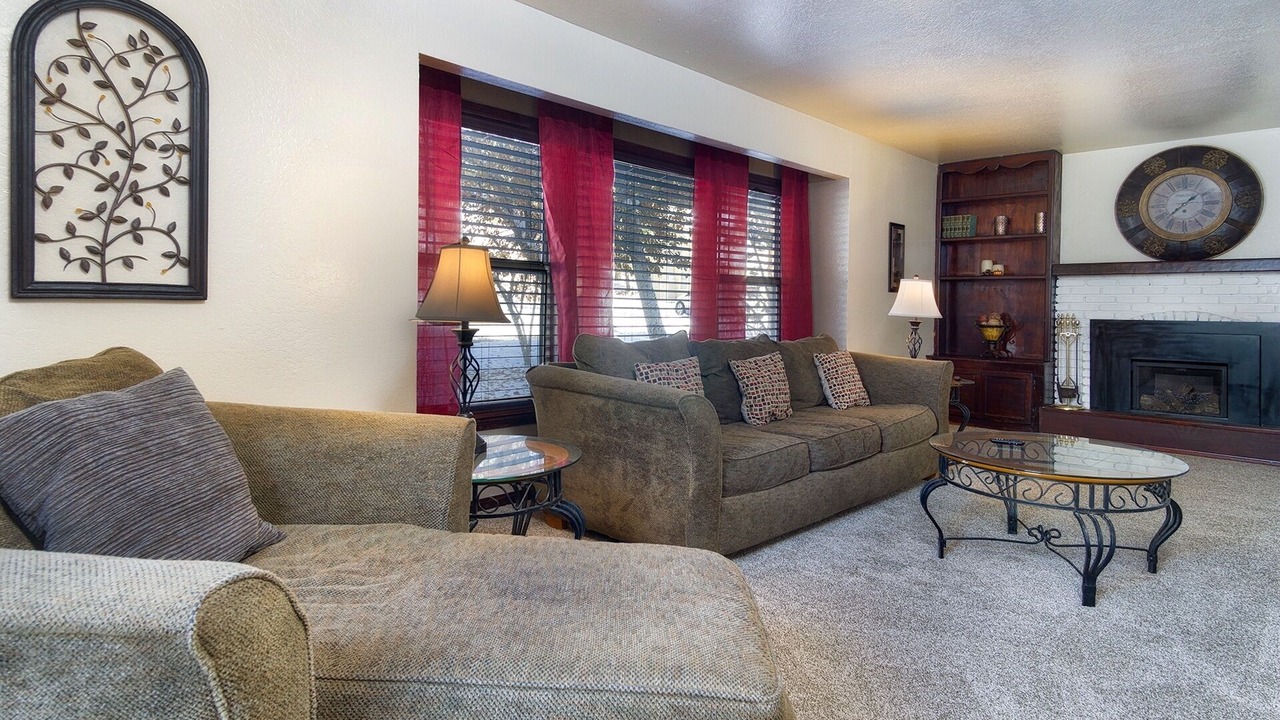 Photo of Livingroom in The Village