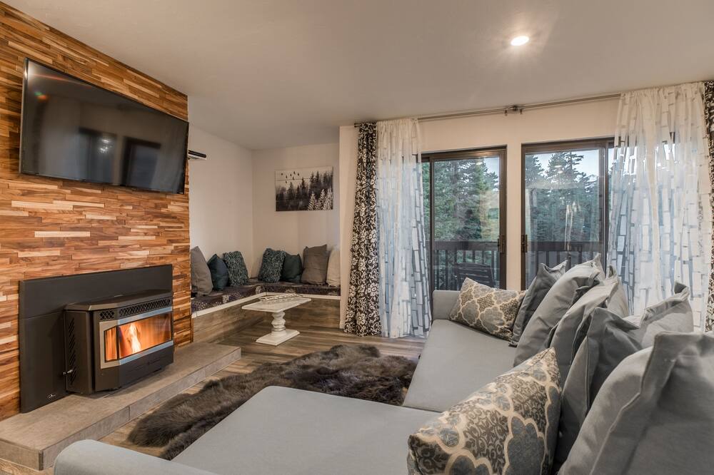 Photo of Bedroom in Majestic Pines