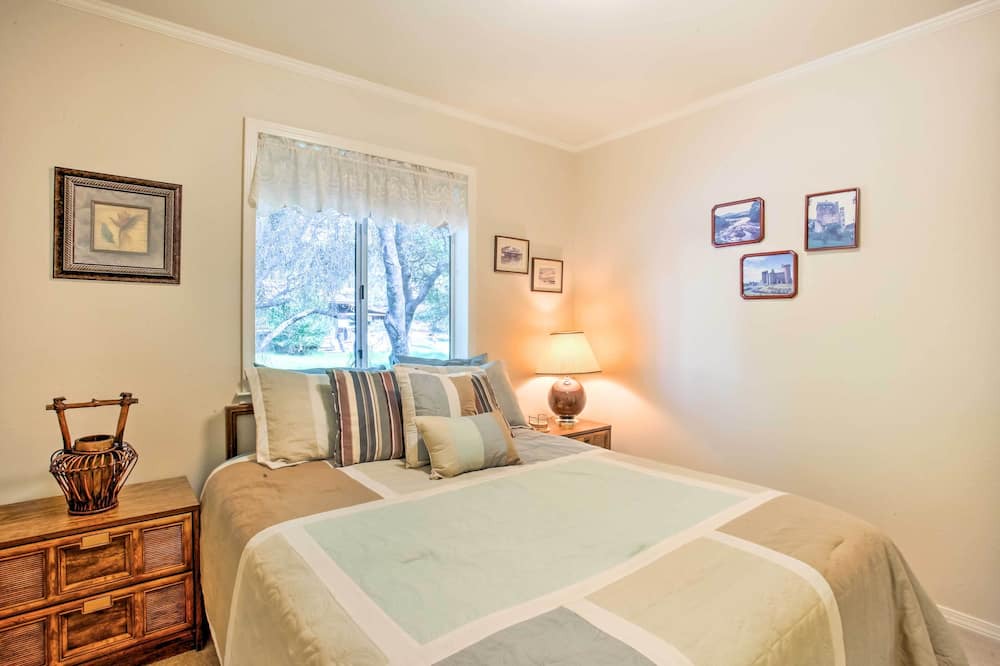 Photo of Bedroom in Groveland