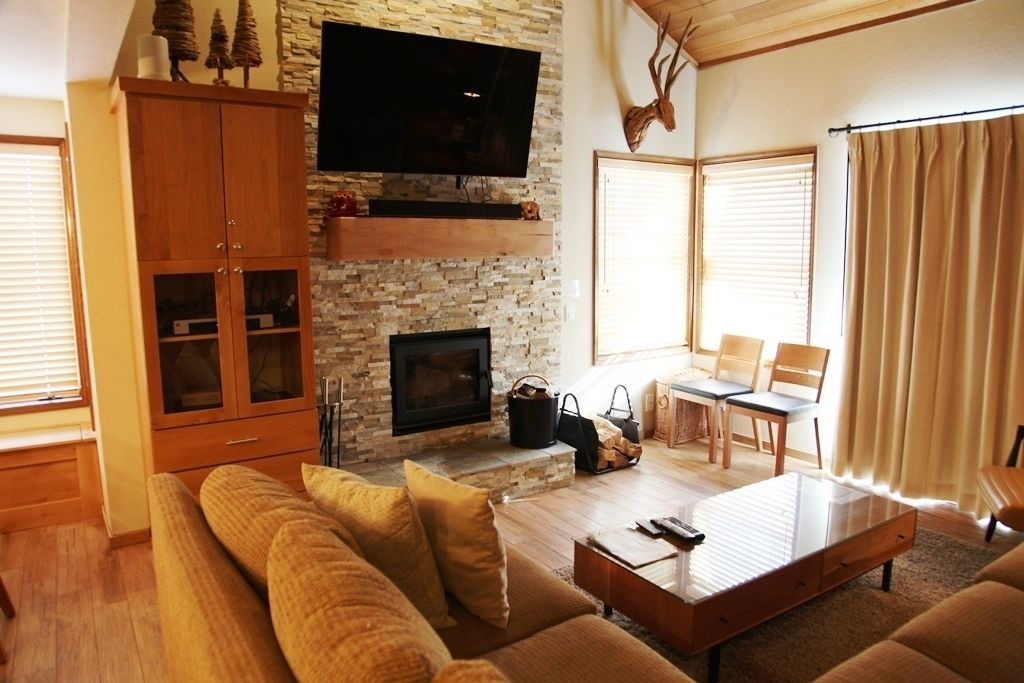 Photo of Livingroom in Mammoth Lakes