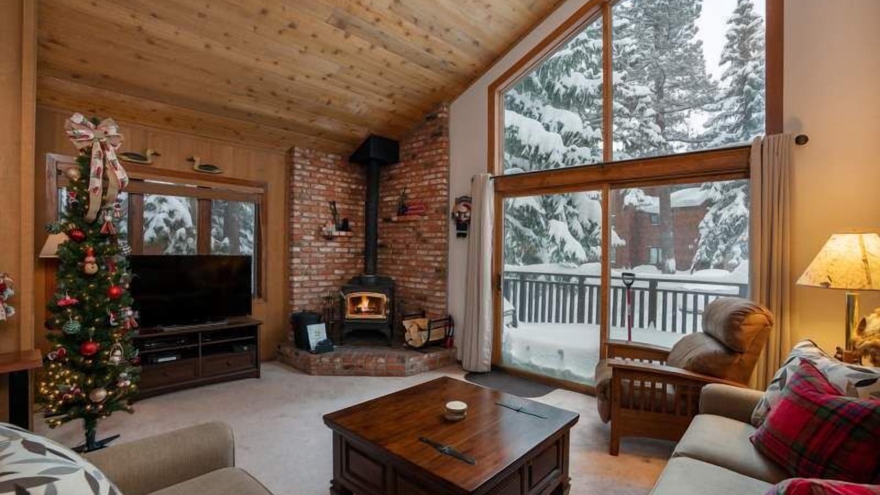 Photo of Livingroom in Mammoth Lakes