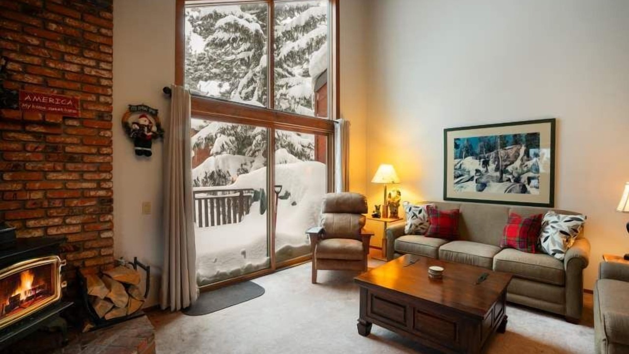 Photo of Livingroom in Mammoth Lakes