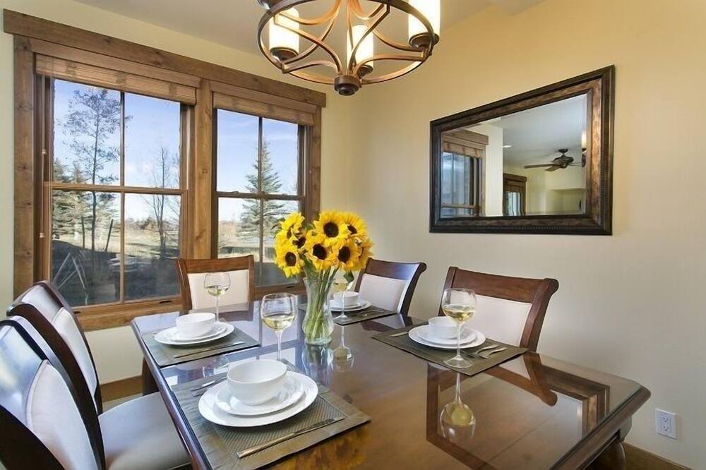 Photo of Kitchen in Mammoth Lakes