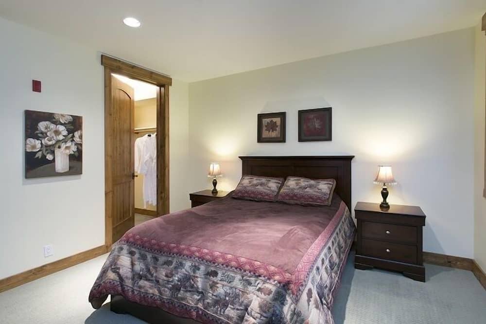 Photo of Bedroom in Mammoth Lakes