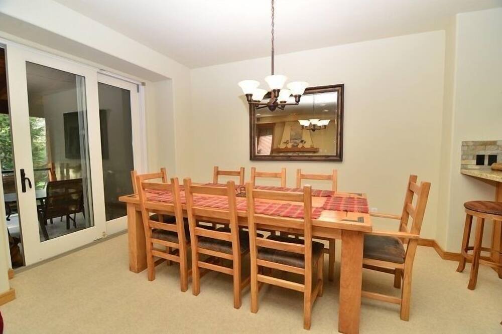 Photo of Kitchen in Woodwinds