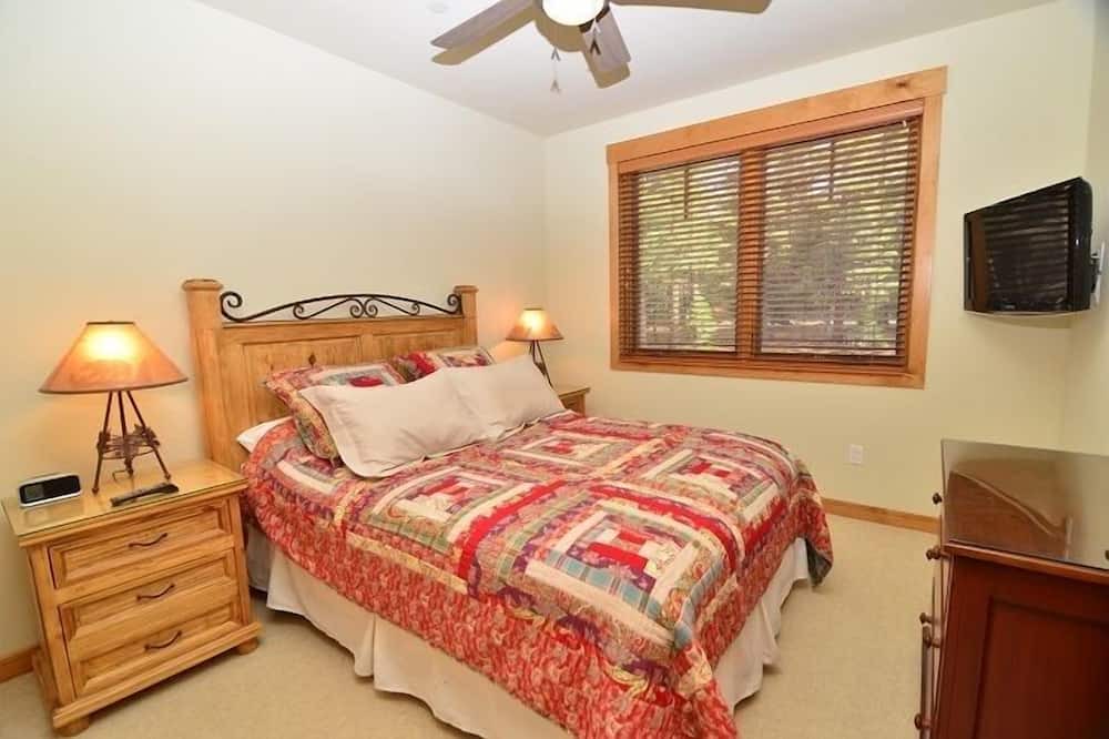 Photo of Bedroom in Woodwinds