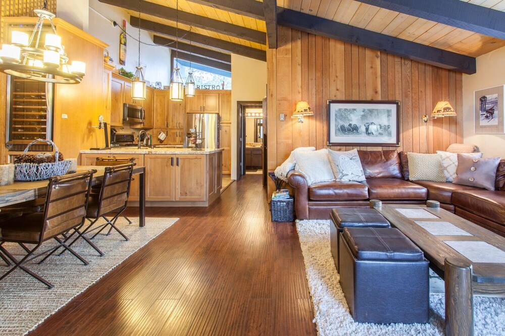 Photo of Bedroom in Mammoth Lakes
