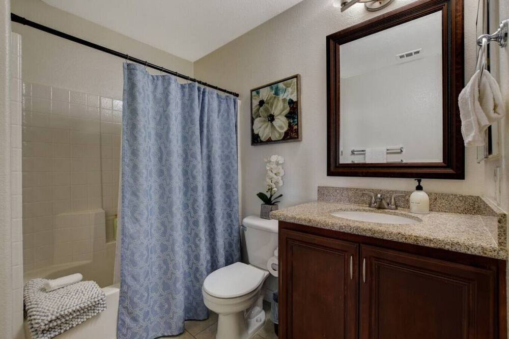 Photo of Bathroom in Rhodes Ranch